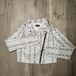 PrettyLittleThing white snake print jacket Size 8